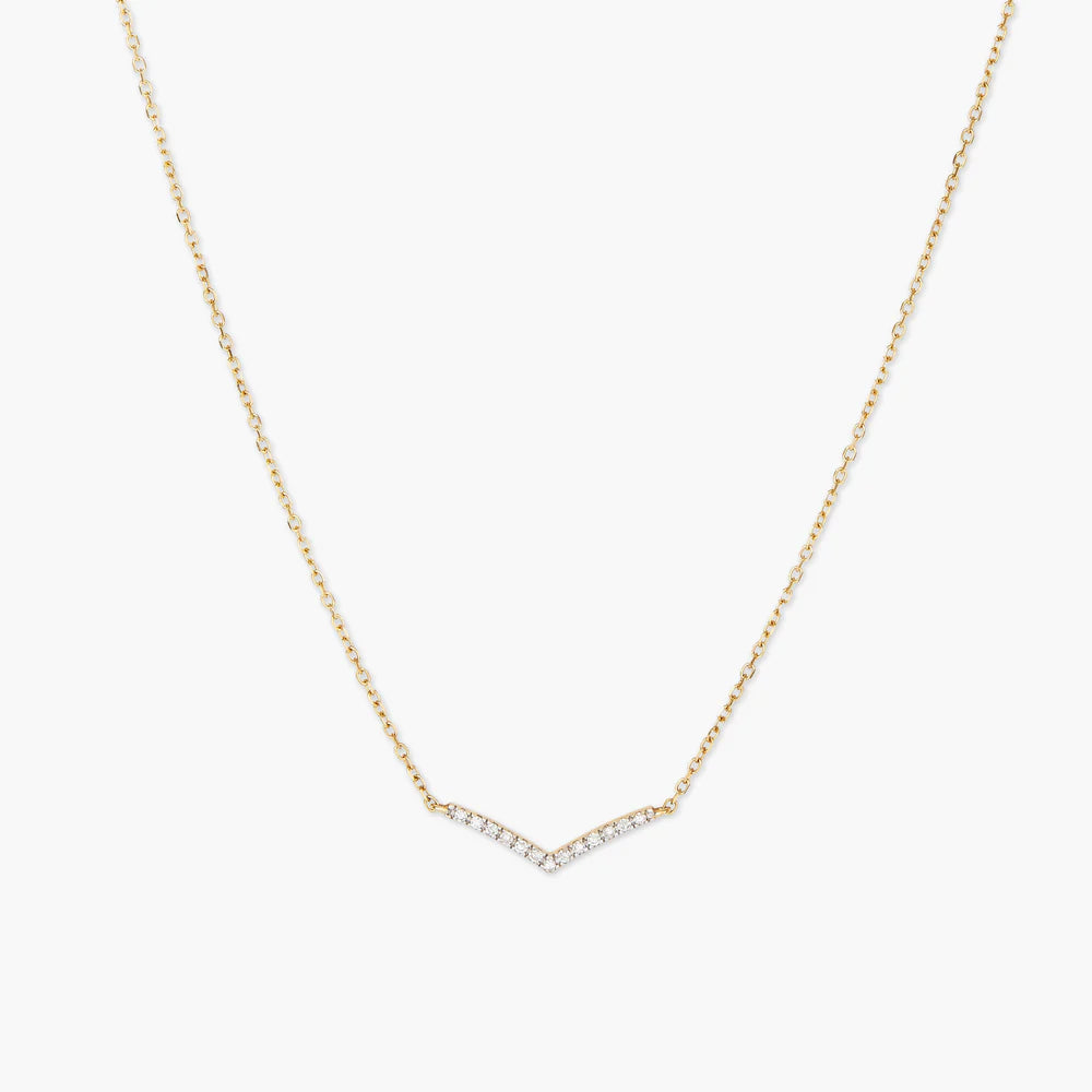 Colar Wishbone Pavé em Ouro 18k – Elegância com Brilho Sutil | Saint Carvalho