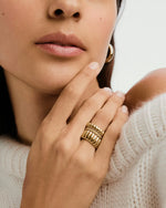 Anel Charlotte Bold em Ouro 18k – Design Esculpido e Luxo Contemporâneo | Saint Carvalho