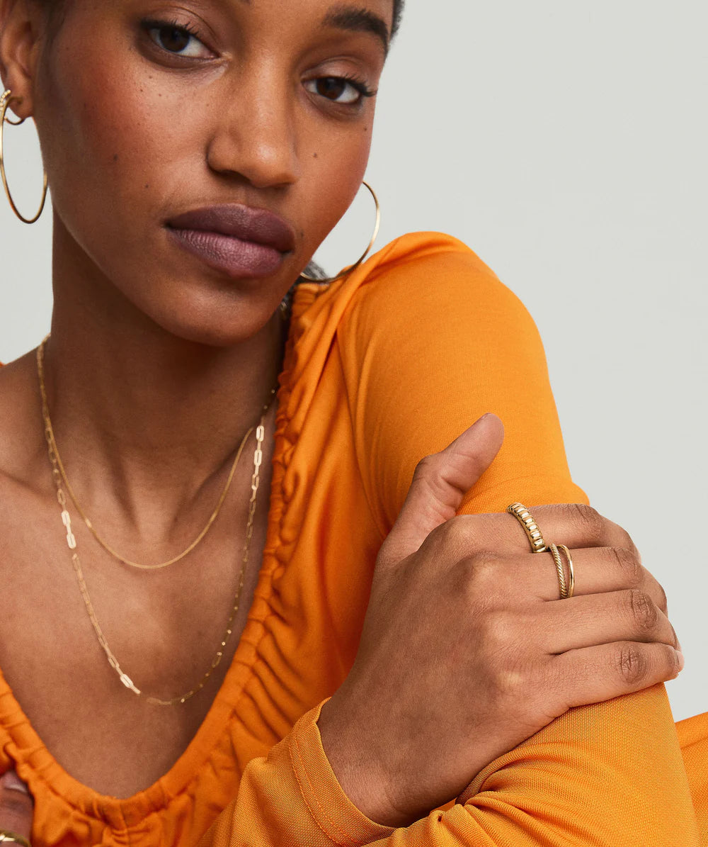Anel Charlotte Élise em Ouro 18K – Design Esculpido e Elegância Contemporânea | Saint Carvalho