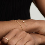 Pulseira Minimalista Dourada com Zircônia – Elegância Discreta Saint Carvalho