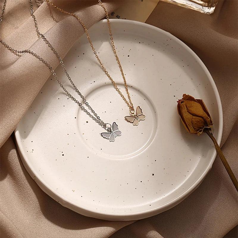 Colar Borboleta Delicada Feminina em Aço Inoxidável – Liberdade e Renovação | Saint Carvalho