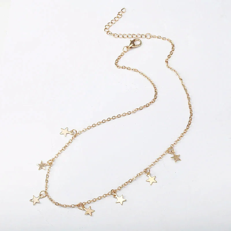 Colar de Estrelinhas Douradas Feminino – Constelação Aurora | Saint Carvalho