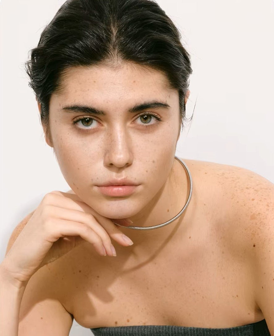 Colar Prata 925 Rígido com Fecho Magnético – Sofisticação Contemporânea | Saint Carvalho