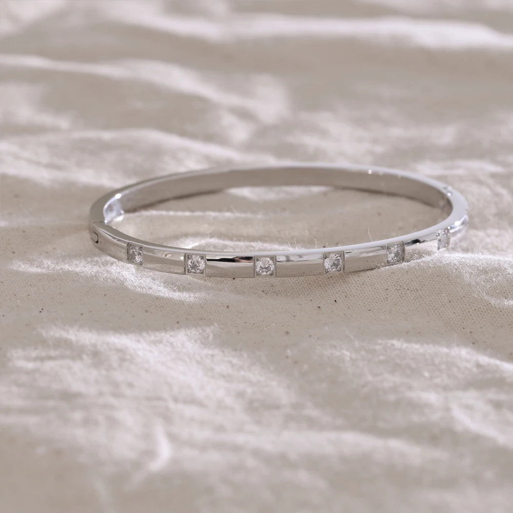 Pulseira Elegance em Prata 925 com Zircônias Cravejadas – Minimalismo Sofisticado | Saint Carvalho Argentum