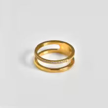 Anel Duplo Dourado com Zircônias – Delicadeza e Sofisticação Minimalista | Saint Carvalho