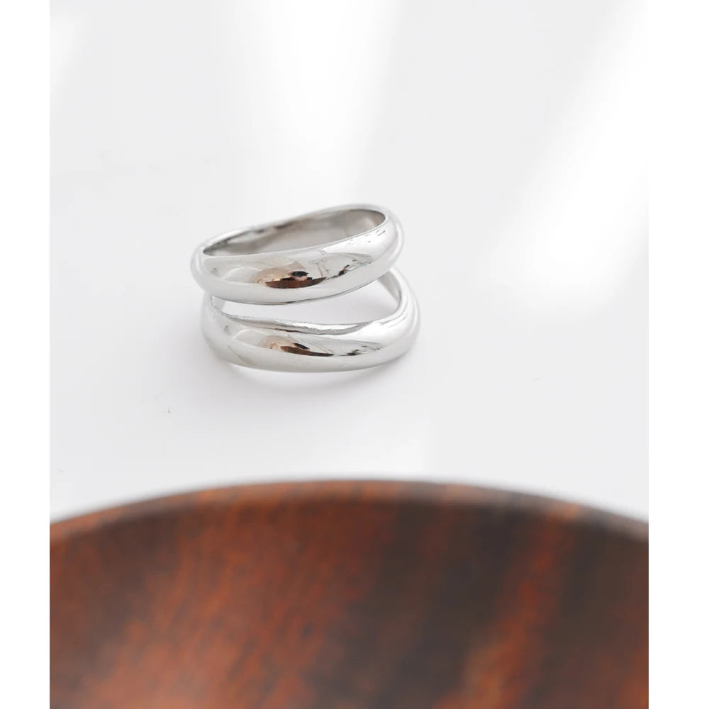 Anel Prata 925 Curvado Duplo Polido – Elegância Escultural | Saint Carvalho