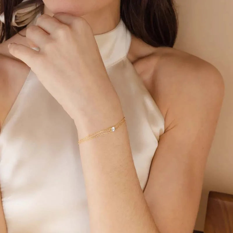 Pulseira Minimalista Dourada com Zircônia – Elegância Discreta Saint Carvalho
