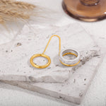 Anel Corrente Dourado com Zircônias – Estilo Contemporâneo e Sofisticado | Saint Carvalho