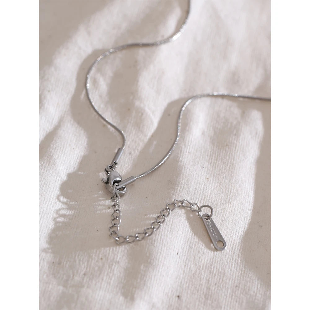 Colar Prata 925 Coração Contínuo – Minimalismo Atemporal | Saint Carvalho