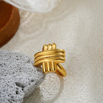 Anel Esculpido em Ouro 18k – Design Contemporâneo e Atemporal | Saint Carvalho