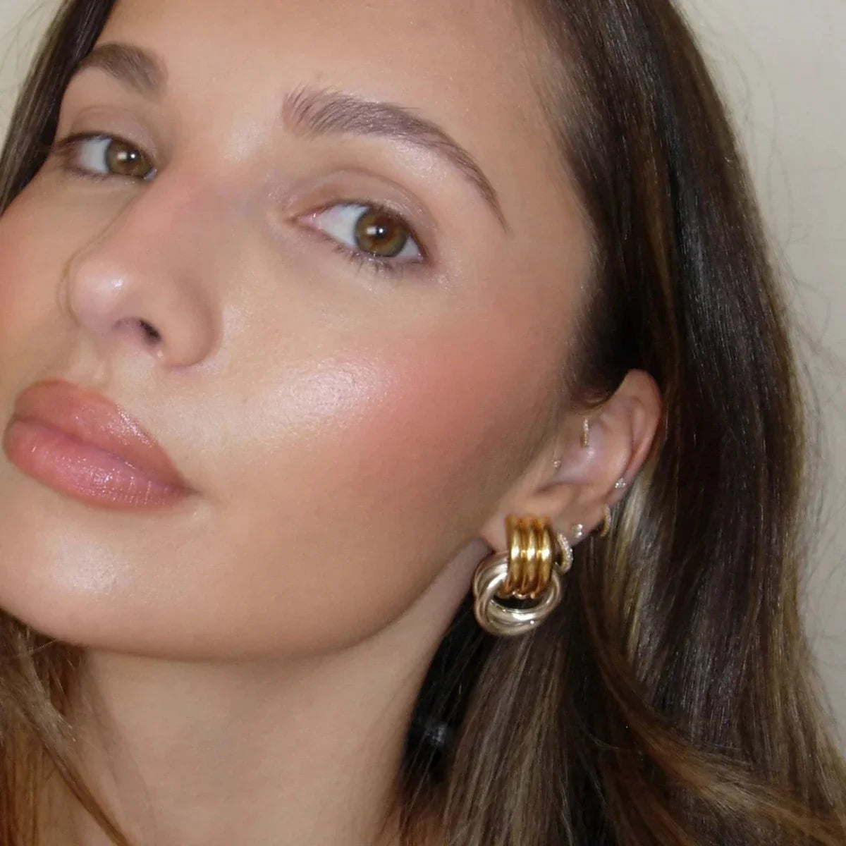 Brinco Argola Dupla em Ouro 18k – Design Marcante e Atemporal | Saint Carvalho