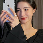 Anel Dourado Retangular com Madreperola e Cristais em Ouro 18k | Saint Carvalho