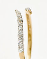 Anel Aberto Claw Ajustável em Ouro 18k com Zircônias Cravejadas | Saint Carvalho