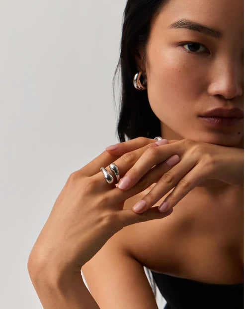 Anel Escultural Crossover – Design Contemporâneo Saint Carvalho