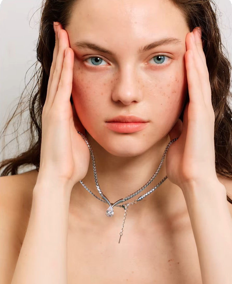 Colar Prata 925 com Pingente de Cristal Central – Encanto Luminoso | Saint Carvalho