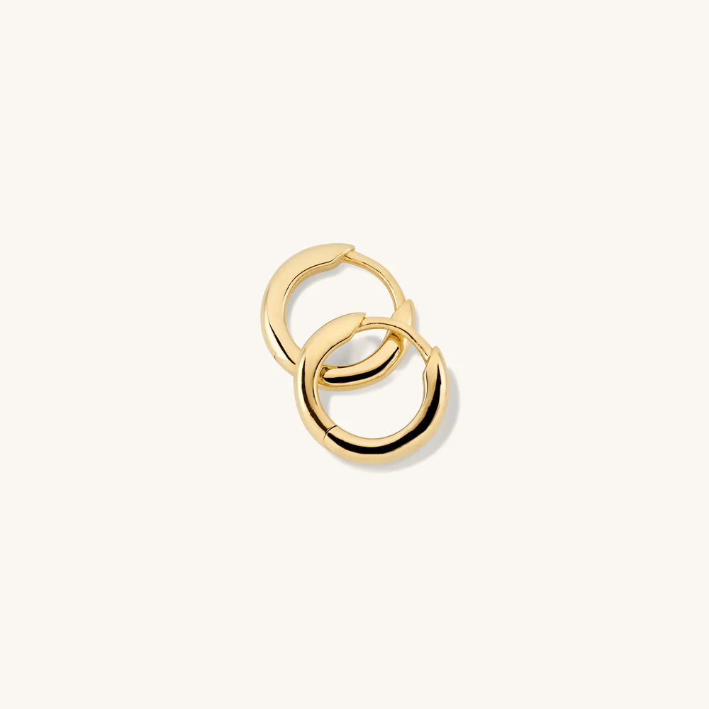 Brinco Argola Pequena Dourada Minimalista – Saint Carvalho