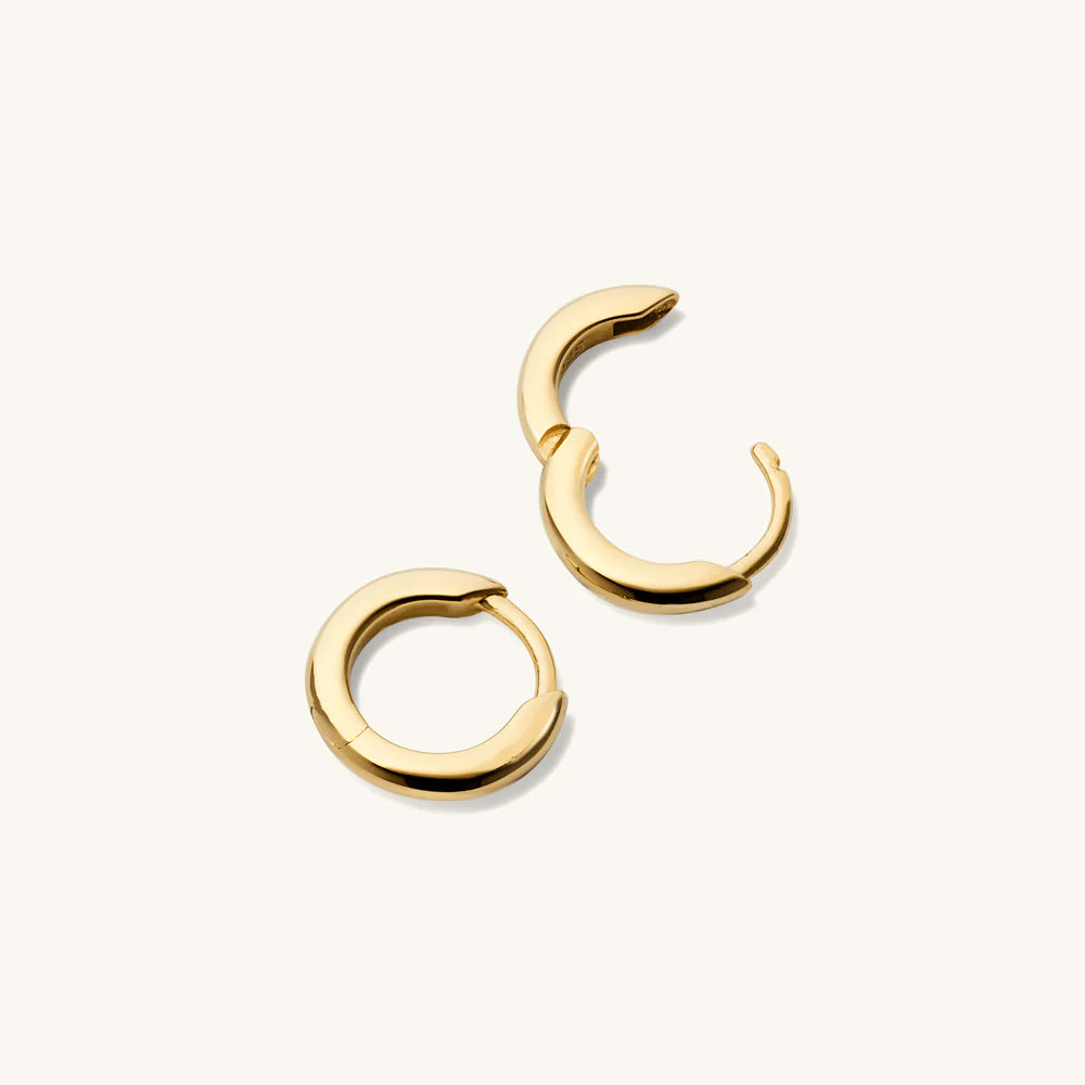 Brinco Argola Pequena Dourada Minimalista – Saint Carvalho