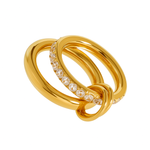 Anel Dourado Três Aros com Zircônias – Sofisticação e Versatilidade | Saint Carvalho