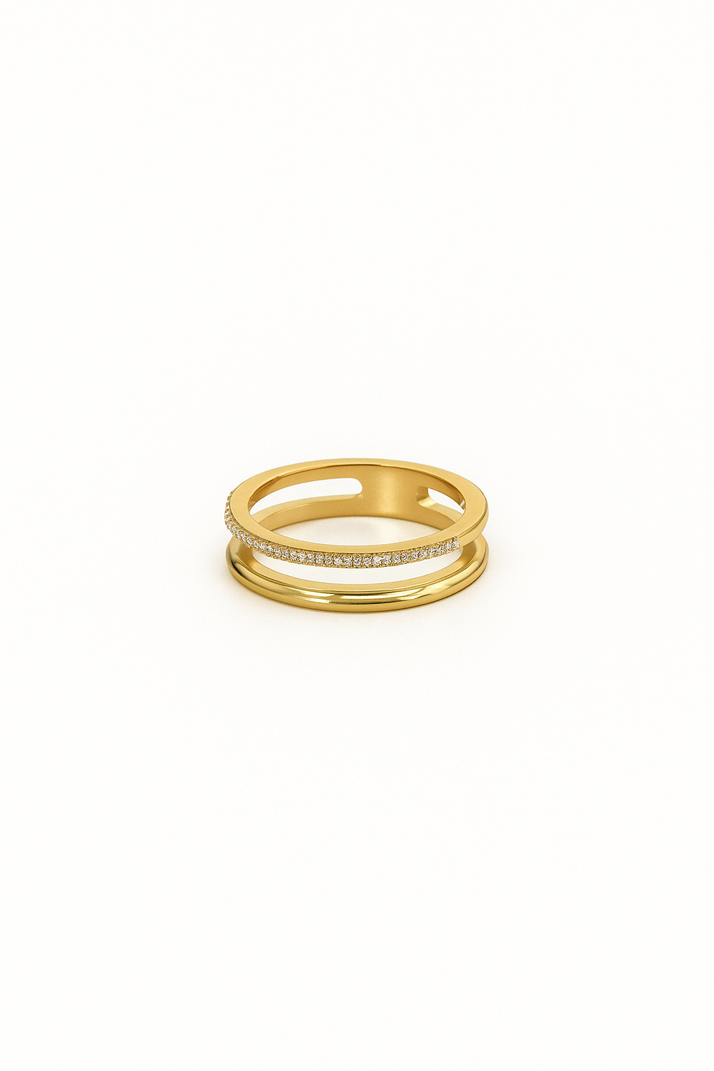 Anel Duplo Dourado com Zircônias – Delicadeza e Sofisticação Minimalista | Saint Carvalho