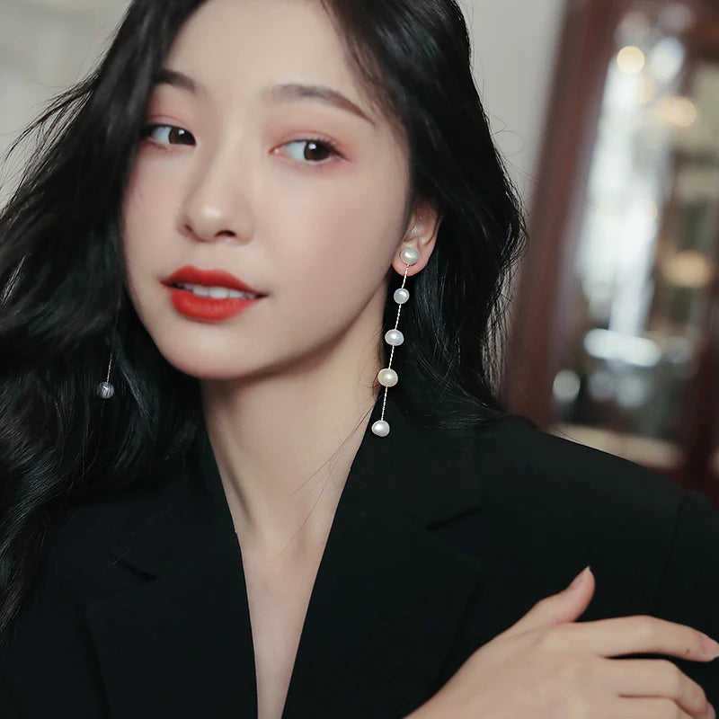 Brincos Longos com Pérolas em Cascata – Sofisticação Clássica & Modernidade | Saint Carvalho