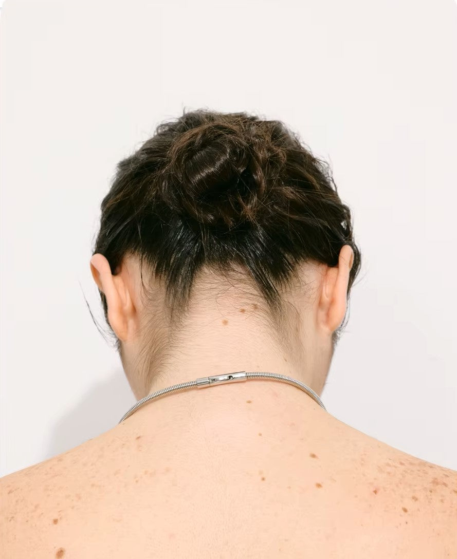 Colar Prata 925 Rígido com Fecho Magnético – Sofisticação Contemporânea | Saint Carvalho