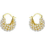 Brincos Argola Dourada com Pérolas – Elegância Atemporal Saint Carvalho