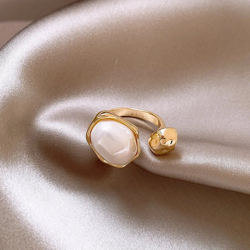 Anel Ajustável Pérola Barroca – Design Orgânico em Ouro 18k | Saint Carvalho