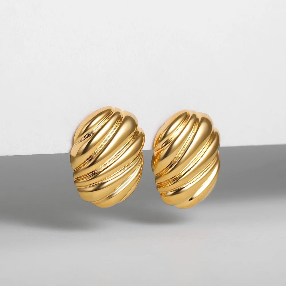 Brincos Vintage Dourados – Elegância Atemporal em Ouro 18k | Saint Carvalho