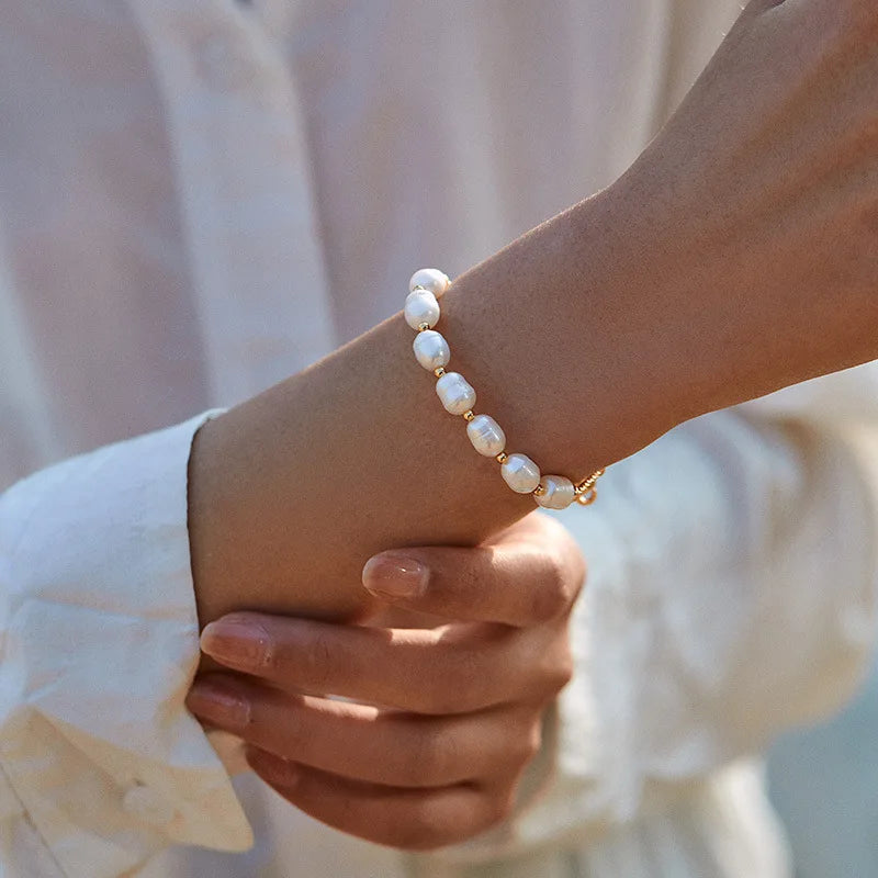 Pulseira de Pérolas Naturais com Fecho em Ouro 18k – Elegância Atemporal | Saint Carvalho