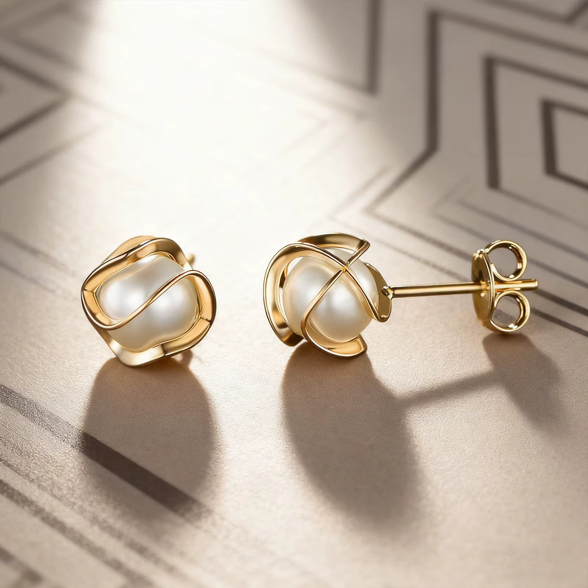Brinco Pérola Envolta em Ouro 18k – Elegância Esculpida | Saint Carvalho