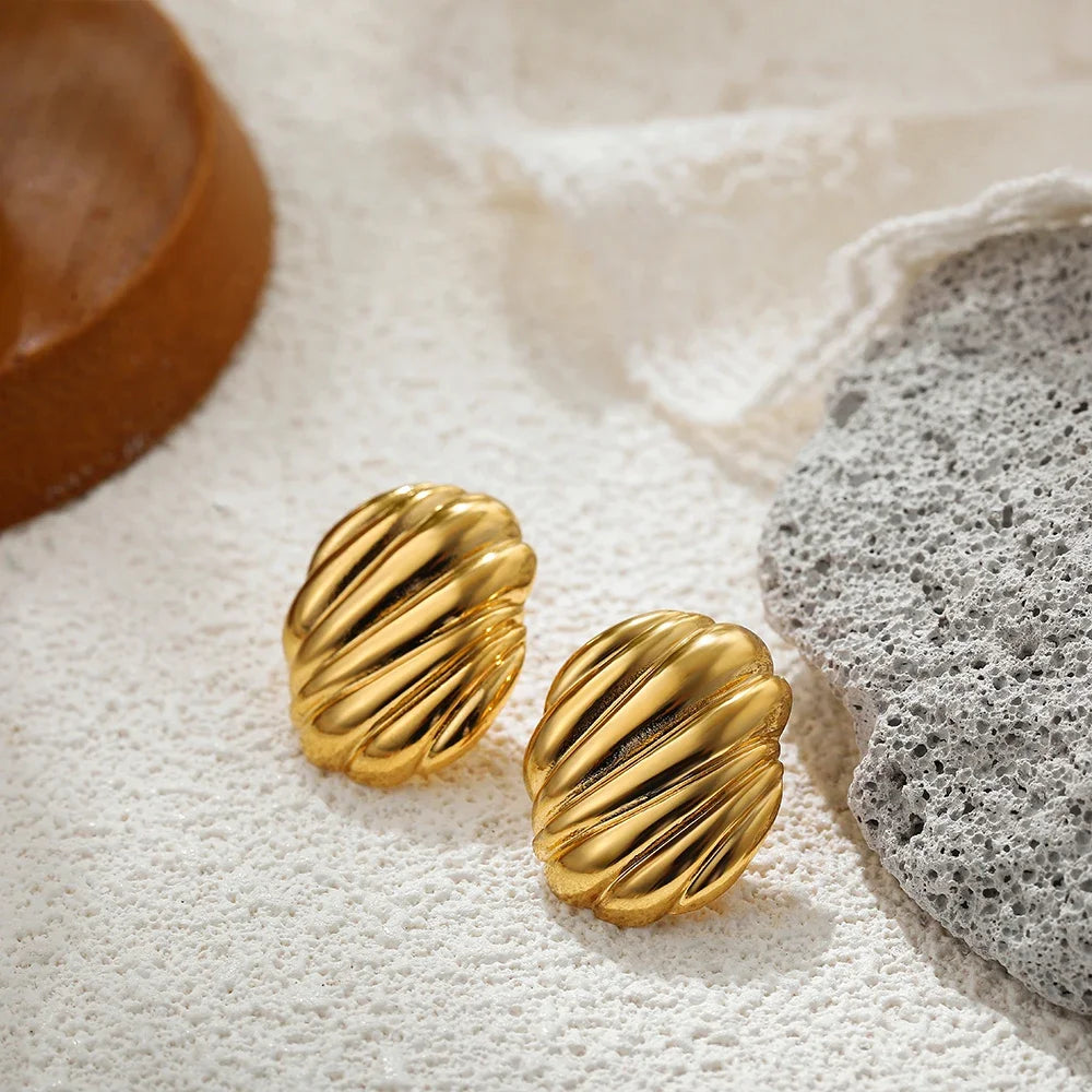 Brincos Vintage Dourados – Elegância Atemporal em Ouro 18k | Saint Carvalho
