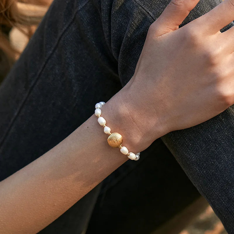 Pulseira de Pérolas Naturais com Fecho em Ouro 18k – Elegância Atemporal | Saint Carvalho