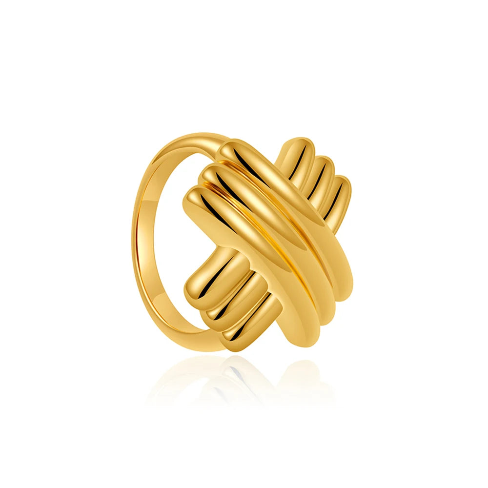 Anel Esculpido em Ouro 18k – Design Contemporâneo e Atemporal | Saint Carvalho