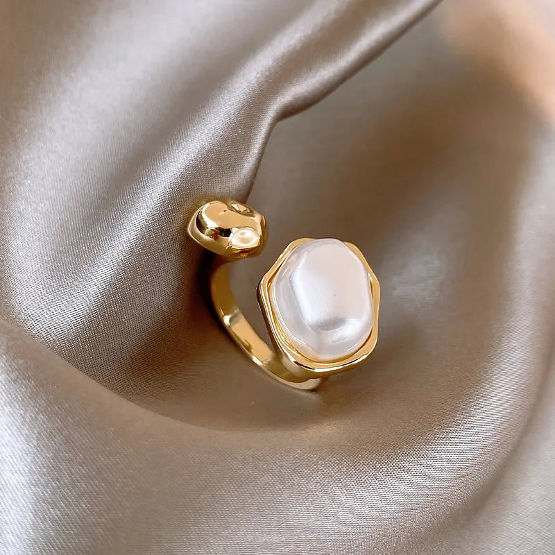 Anel Ajustável Pérola Barroca – Design Orgânico em Ouro 18k | Saint Carvalho