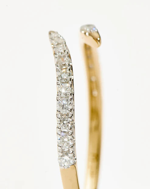 Anel Aberto Claw Ajustável em Ouro 18k com Zircônias Cravejadas | Saint Carvalho