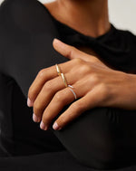 Anel Aberto Claw Ajustável em Ouro 18k com Zircônias Cravejadas | Saint Carvalho