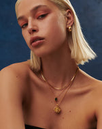 Colar Amuleto Preto Aegis – Ônix Quadrado em Dourado | Saint Carvalho